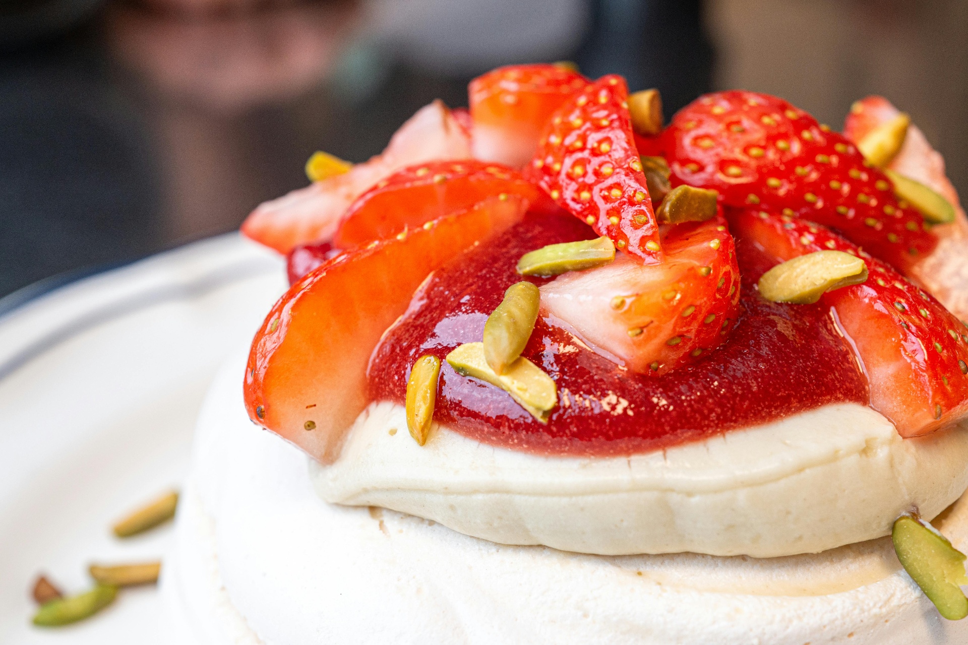 Dessert végétal aux fraises et pistaches
